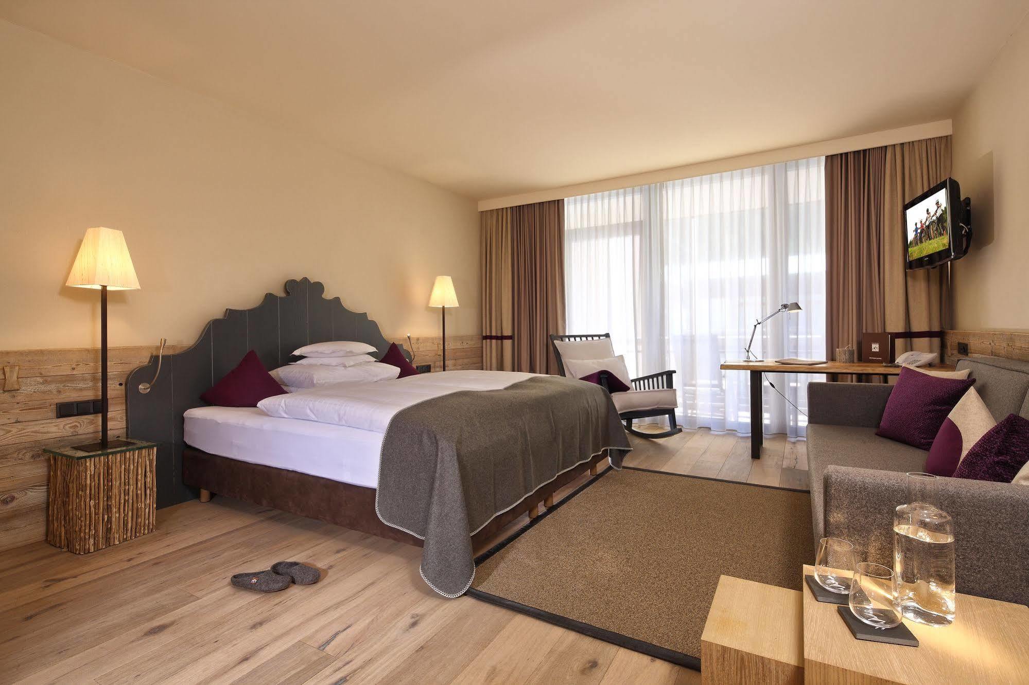 Bergland Design- Und Wellnesshotel ゼルデン エクステリア 写真